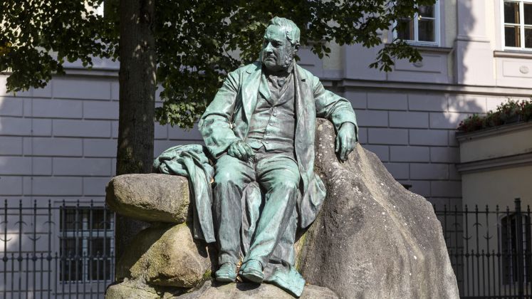 Adalbert-Stifter-Denkmal