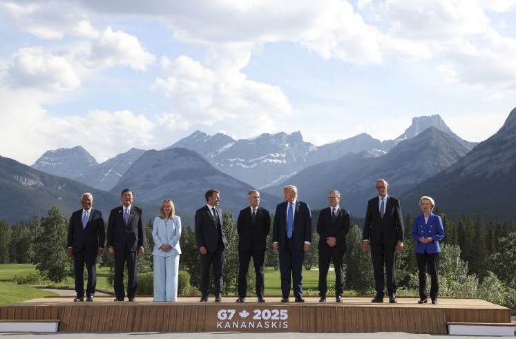 G7