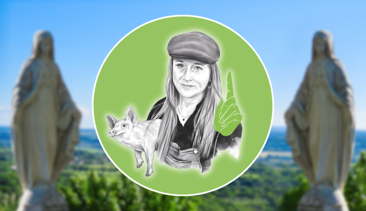 Sophie von Maltzahn zwischen zwei Madonnen.