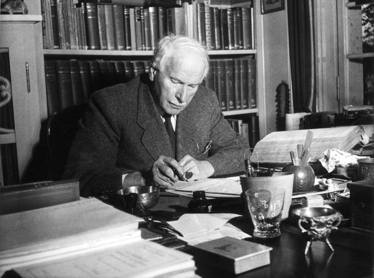C.G. Jung am Schreibtisch in seinem Haus in Küsnacht