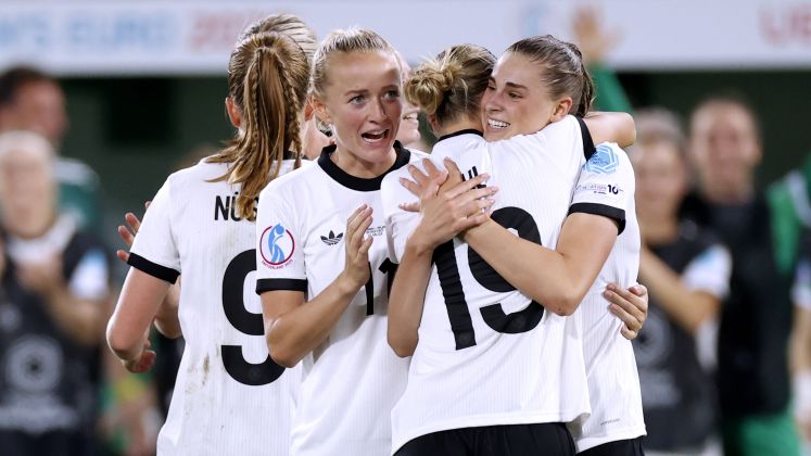 Jule Brand jubelt nach ihrem 1:0-Tor 