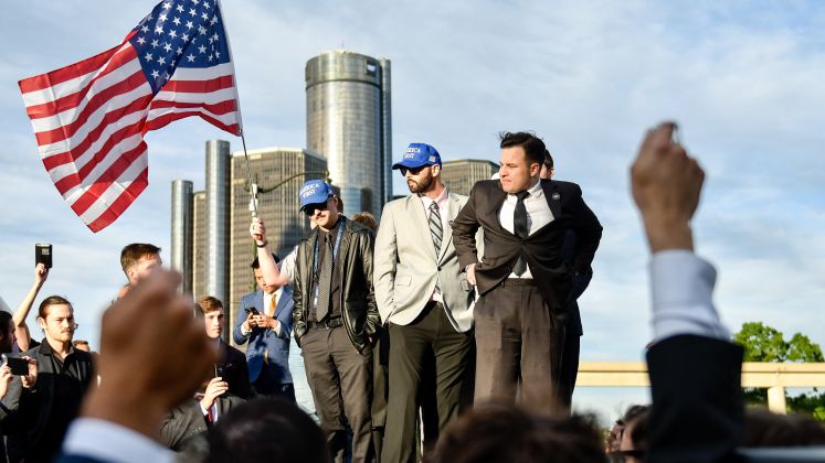 Anhänger von Nick Fuentes