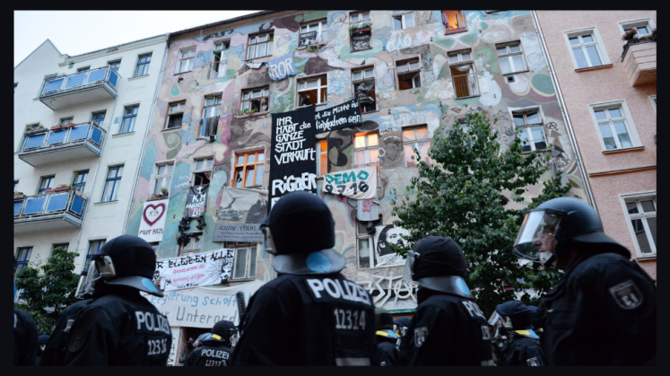 Besetzte Wohnungen in der Rigaer Straße in Berlin