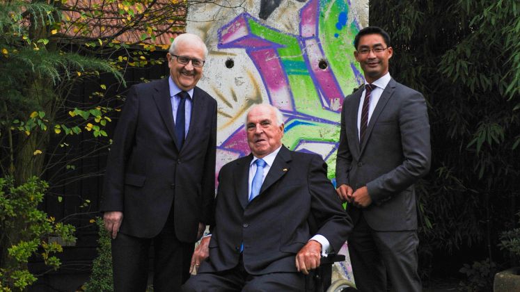 Helmut Kohl mit Rainer Brüderle und Philipp Rösler