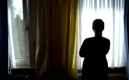 seelische-folgen-pandemie-arbeitslose-jugendliche-frauen-einsamkeit-noreen-hertz-interview