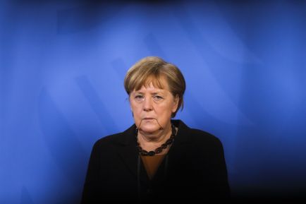 corona-grundgesetz-grundrechte-lockdown-infektionsschutzgesetz-angela-merkel