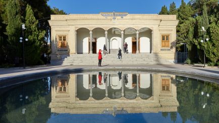 Der zarathustrische Feuertempel in der Wüstenstadt Yazd im Iran