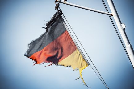 Zerschlissene Deutschlandfahne