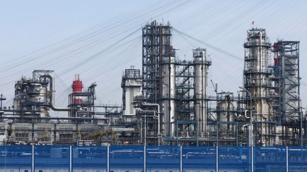 Russische Ölraffinerie