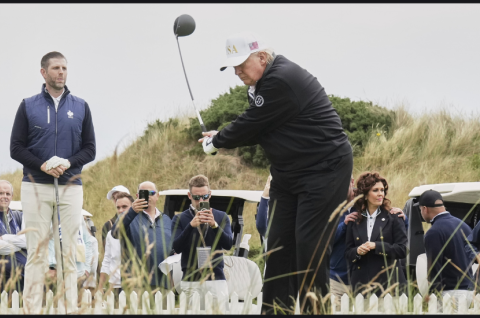 Donald Trump spielt Golf