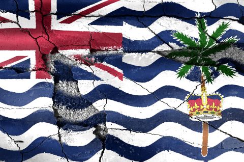 Flagge des „Britischen Territoriums im Indischen Ozean“ an einer Häuserwand