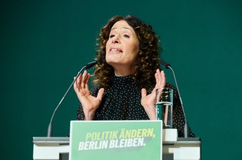 Spitzenkandidat Bettina Jarasch spricht auf dem Landesparteitag der Grünen im Estrel-Hotel
