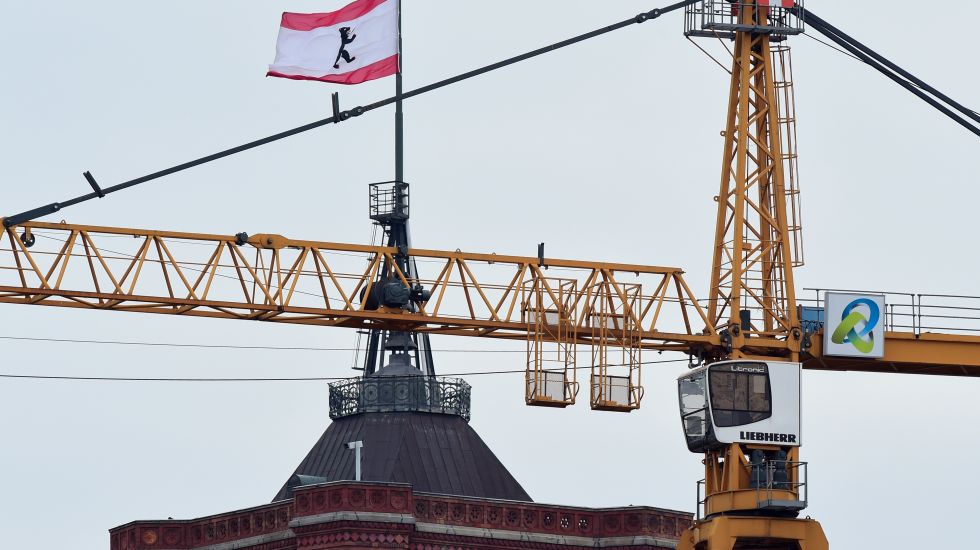 Berlin baut ein Stadtschloss, das nur wenige wollen, aber kriegt keinen Flughafen hin, der Arbeitsplätze brächte