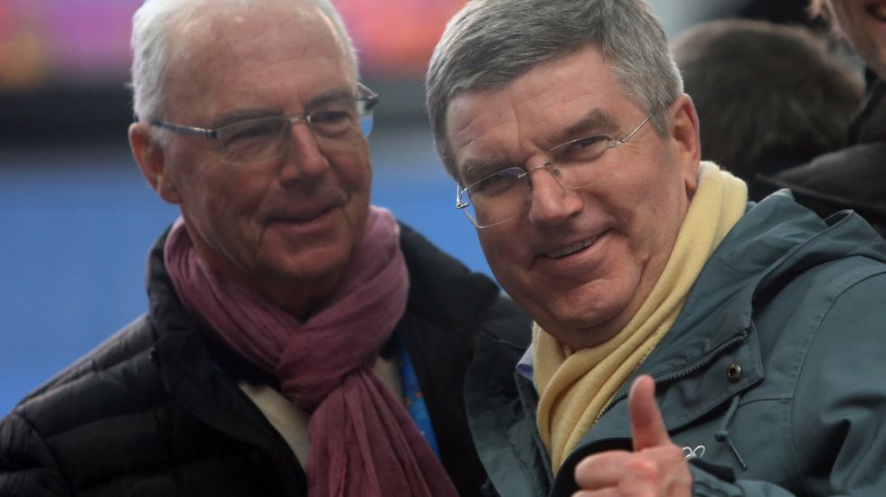 Franz Beckenbauer und Thomas Bach bei den Olympischen Winterspielen 2014 in Sotschi.