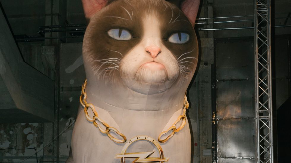 Georgia May Jagger und Grumpy Cat für die Opel Kampagne