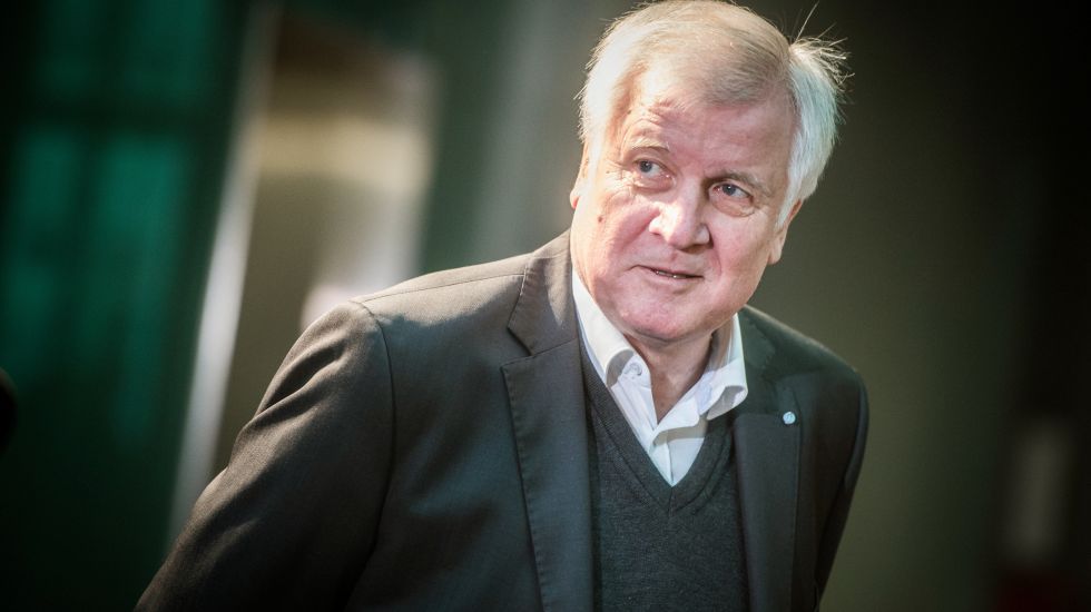 Der bayerische Ministerpräsident Horst Seehofer (CSU) kommt am 01.11.2017 in Berlin zur Fortsetzung der Sondierungsverhandlungen zwischen CDU, CSU, FDP und Grünen in der Deutschen Parlamentarischen Gesellschaft
