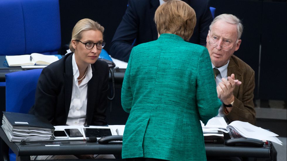 Angela Merkel und die AfD-Fraktion