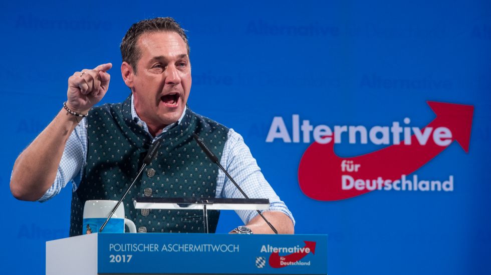 FPÖ-Parteichef Heinz-Christian Strache spricht am 01.03.2017 beim Politischen Aschermittwoch in Osterhofen (Bayern).