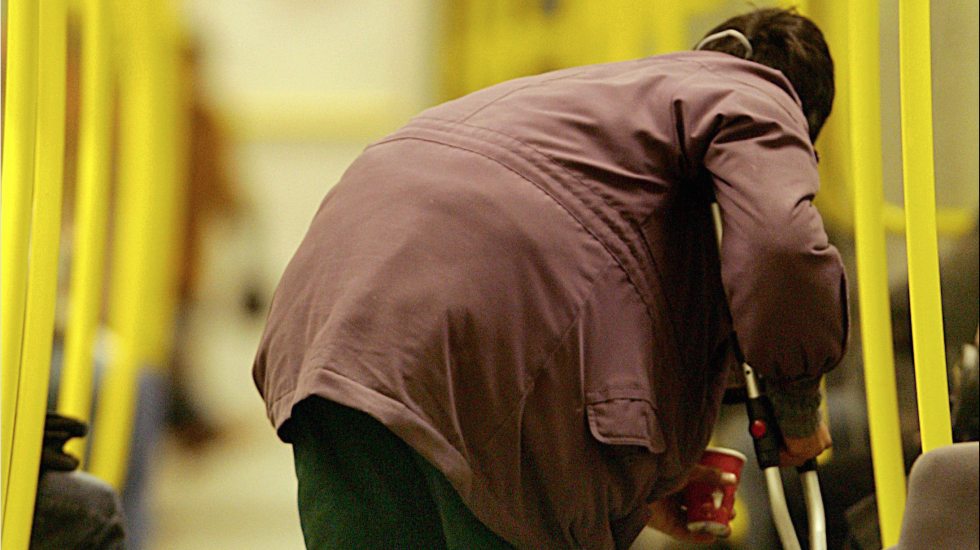 bettler-obdachlose-wohnungslos-begruessung