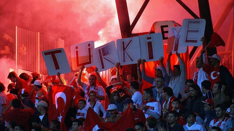 fussball-sprache-militaer-krieg-rassismus-politik