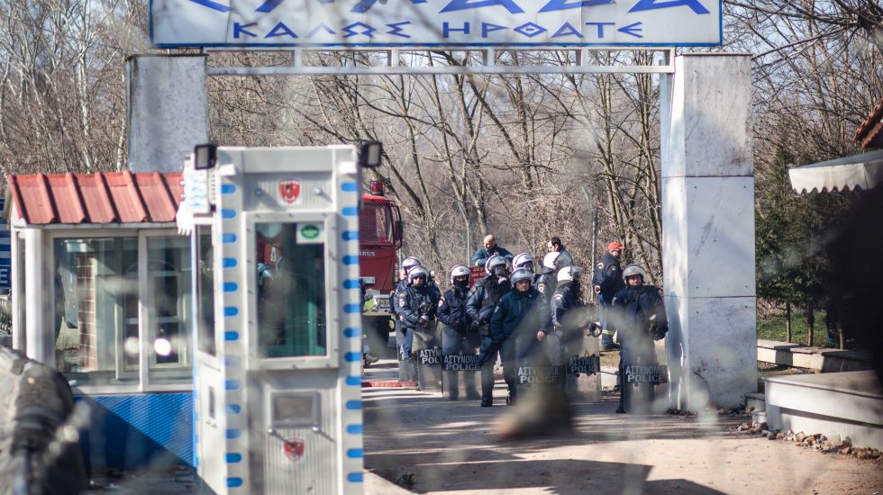 fluchtlingskrise-2015-chaos-eu-bundesregierung-angela-merkel-annalena-baerbock