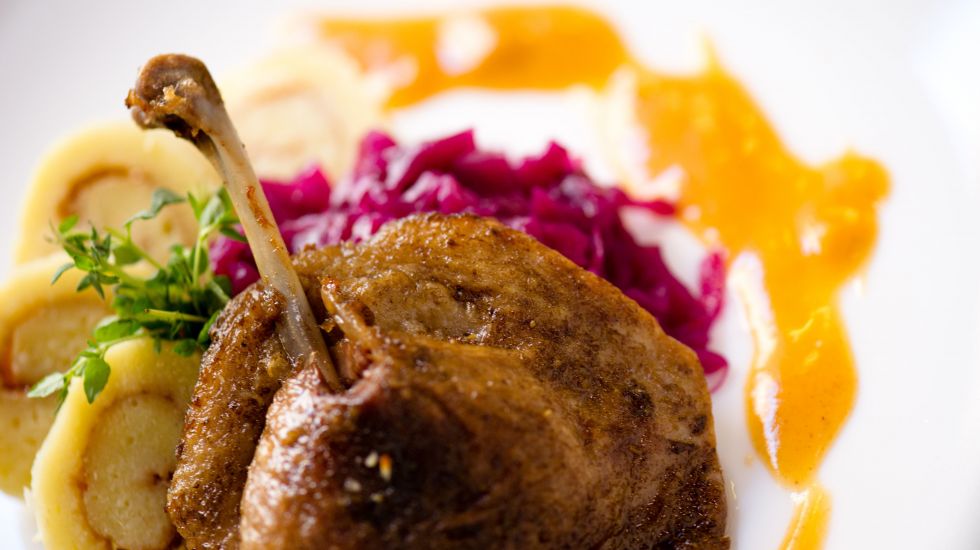 genuss-notwehr-kaninchenkeulen-weissweinsud-essen-rezept-kochen-hase-kaninchen-keule-fleisch-soße