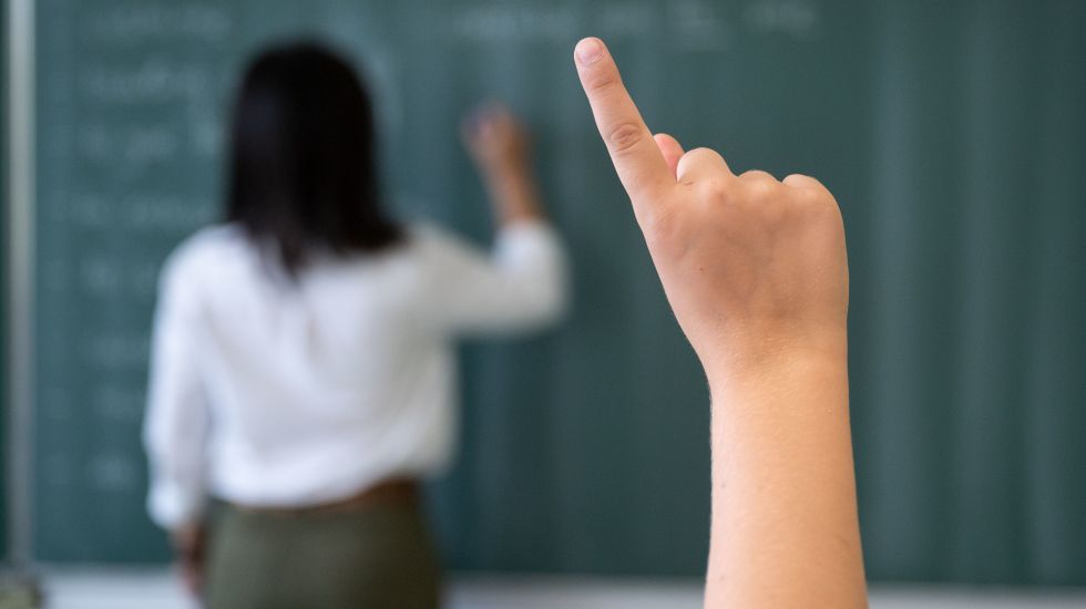 /innenpolitik/unterricht-politik-schulen-kontroversitaetsgebot-ueberwaeltigungsverbot