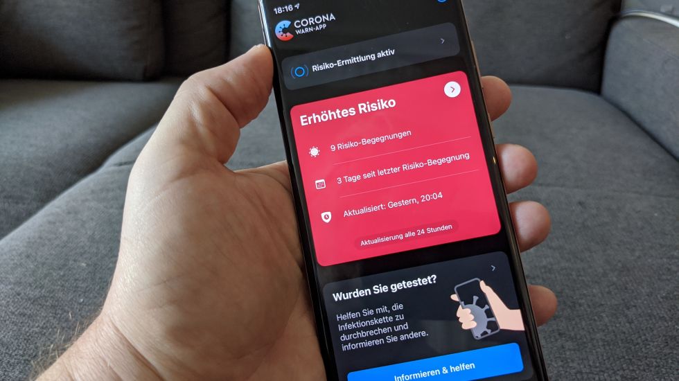 innenpolitik/corona-warn-app-jens-spahn-telekom