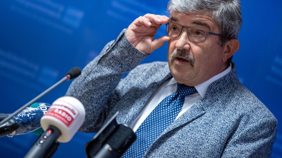 lorenz-caffier-cdu-waffenkauf-nordkreuz-rechtsextremismus-guestrow-mecklenburg-vorpommern