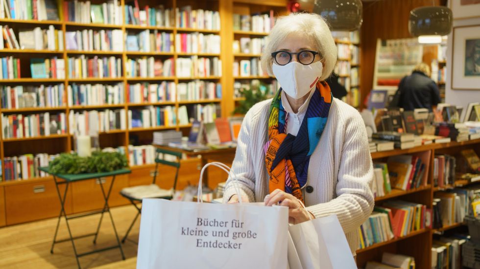 kultur/buchhandlungen-lockdown-berlin-pro-und-contra