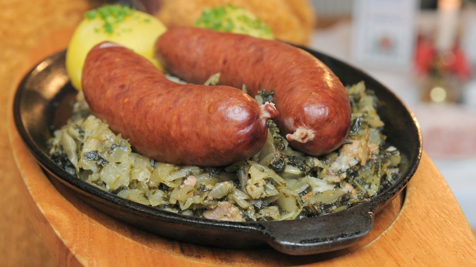 gruenkohl-kochen-rezept-pinkel-norddeutschland-gruenkohlkoenig-robert-habeck