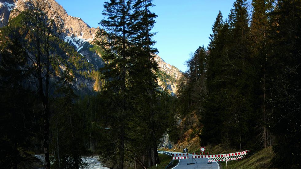 /aussenpolitik/corona-und-die-eu-zu-lahm-fur-diese-welt/plus