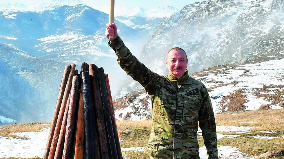 /aussenpolitik/aserbaidschans-prasident-ein-sattelfester-diktator/plus