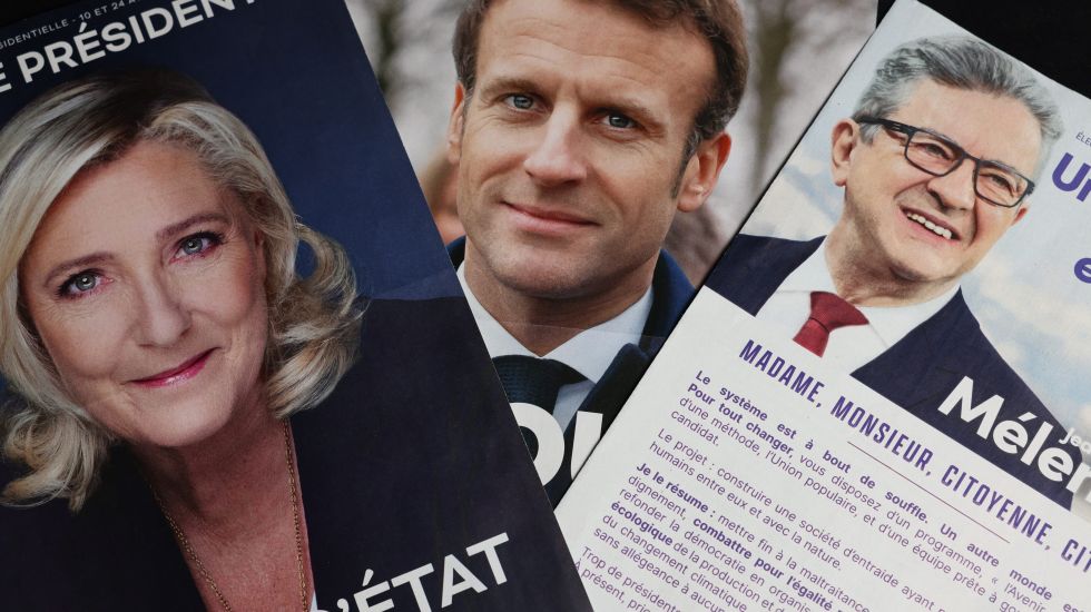 Wahlplakate von Marine Le Pen, Emmanuel Macron und Jean-Luc Mélenchon