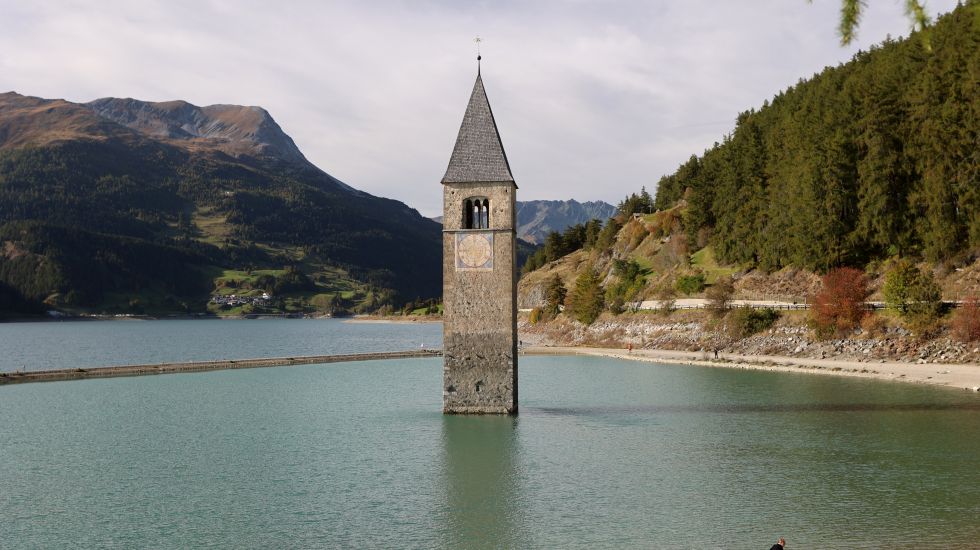 Kirche im See