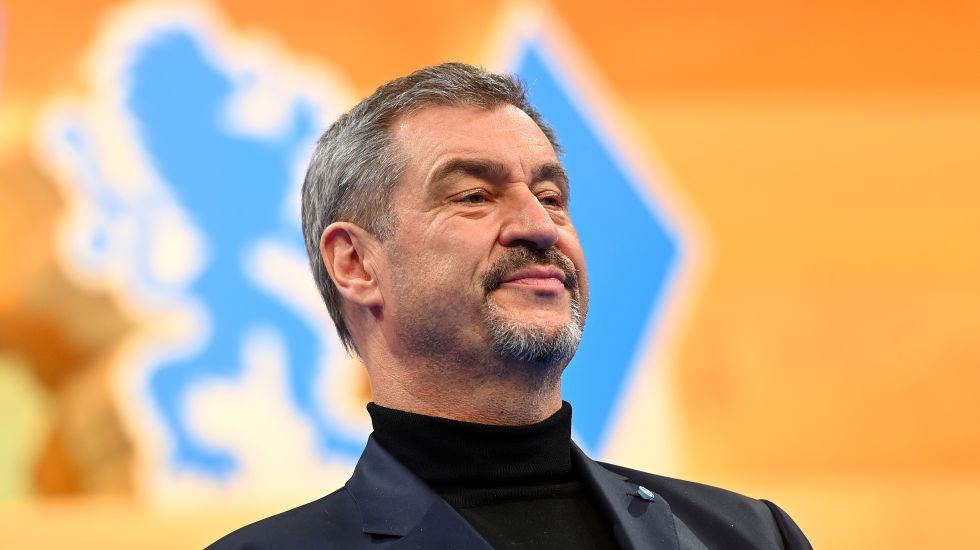 Mit-nur-84-Prozent-als-CSU-Vorsitzender-wiedergew-hlt-Markus-S-der-bekommt-die-Quittung-f-r-seine-One-Man-Show-