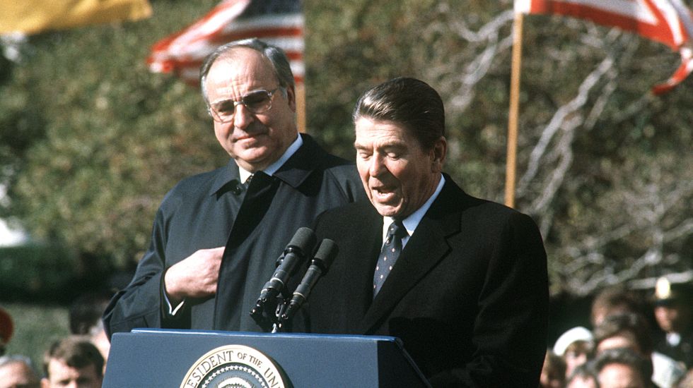 Ronald-Reagan-hinter-dem-Paravent-Wie-Helmut-Kohl-beinahe-das-deutsch-amerikanische-Verh-ltnis-ruiniert-h-tte
