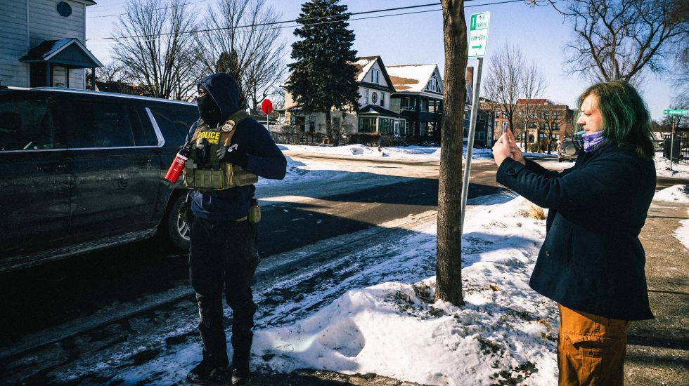 Debatte-um-US-Einwanderungsbeh-rde-Warum-ICE-seine-Mission-kaum-erf-llen-kann