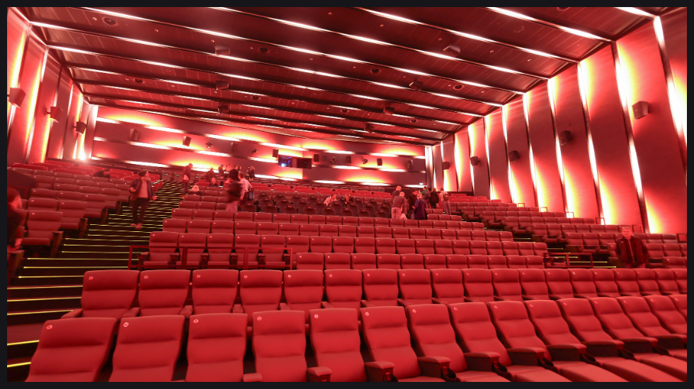 Transformation-in-der-Filmindustrie-Warum-die-Panik-ber-das-Ende-des-Kinos-zu-sp-t-kommt