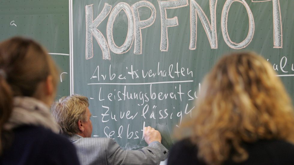 P-dagogik-der-Gleichmacherei-Die-Bildungswiese-wird-zur-Kunstrasenfl-che